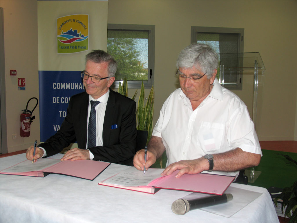 Signature de la convention de partenariat économique entre la CC Touraine Val de Vienne  et la Région Centre Val de Loire